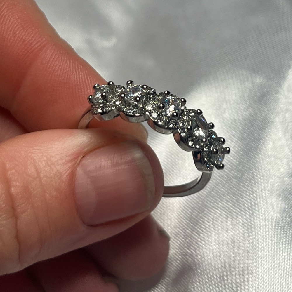 Gorgeous Sterling Silver Ring With Simulated Diamonds and Crystals~ Size 10~ New - Picture 12 of 15
